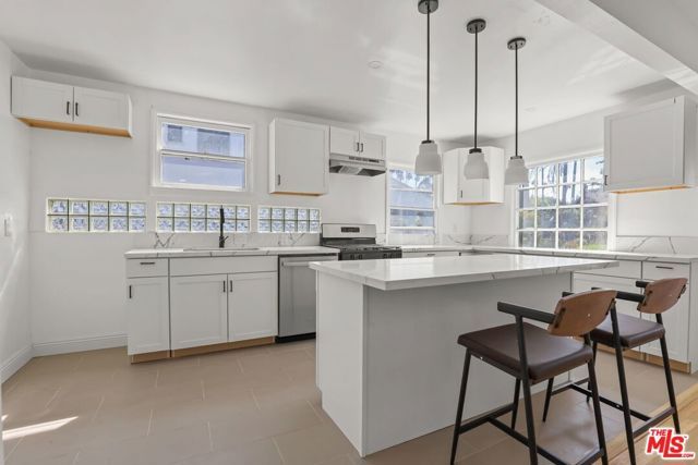 4409 Victoria Park Drive, Los Angeles, CA 90019