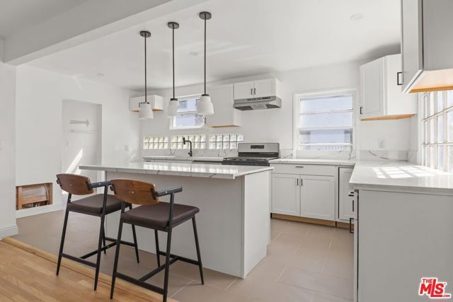 4409 Victoria Park Drive, Los Angeles, CA 90019