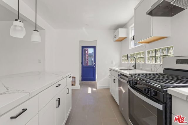 4409 Victoria Park Drive, Los Angeles, CA 90019