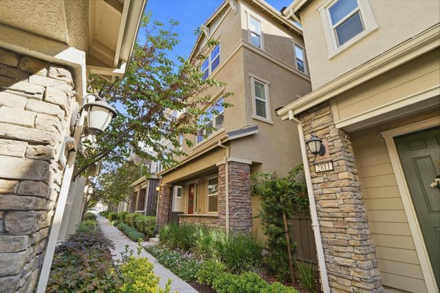 2813 Stringham Way, Dublin, CA 94568