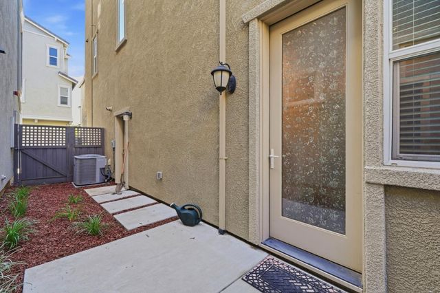 2813 Stringham Way, Dublin, CA 94568