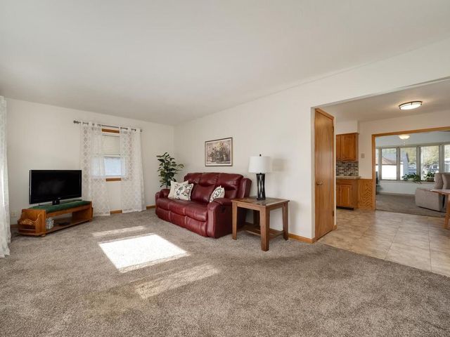 616 Martha Lane, Woodbury, MN 55125