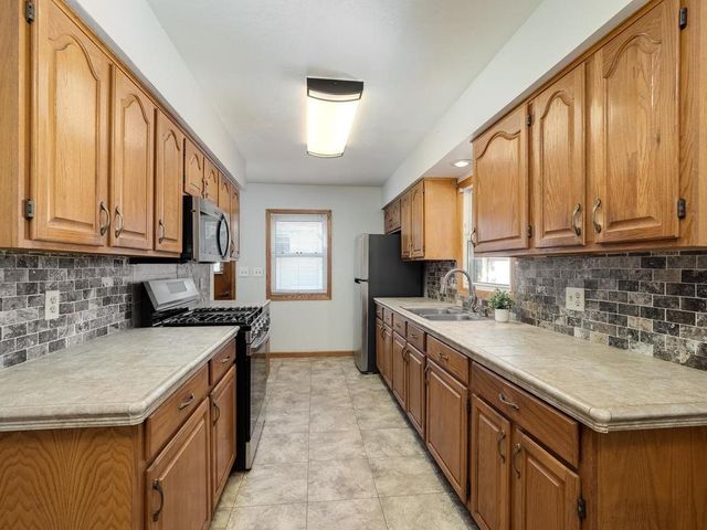 616 Martha Lane, Woodbury, MN 55125