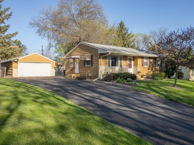 616 Martha Lane, Woodbury, MN 55125