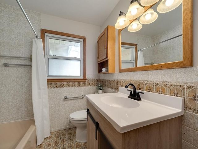 616 Martha Lane, Woodbury, MN 55125