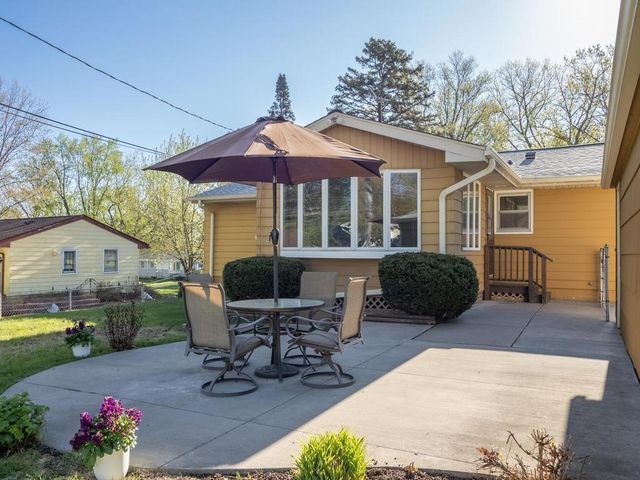 616 Martha Lane, Woodbury, MN 55125