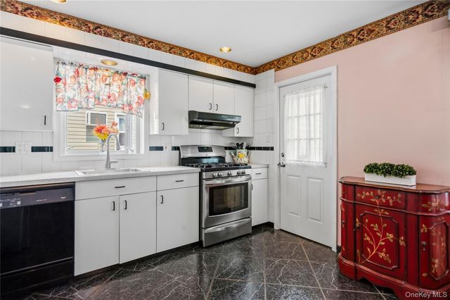 78 Ambrose Avenue, Malverne, NY 11565