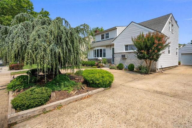 78 Ambrose Avenue, Malverne, NY 11565