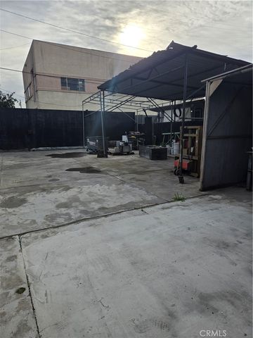 15532 Illinois, Paramount, CA 90723