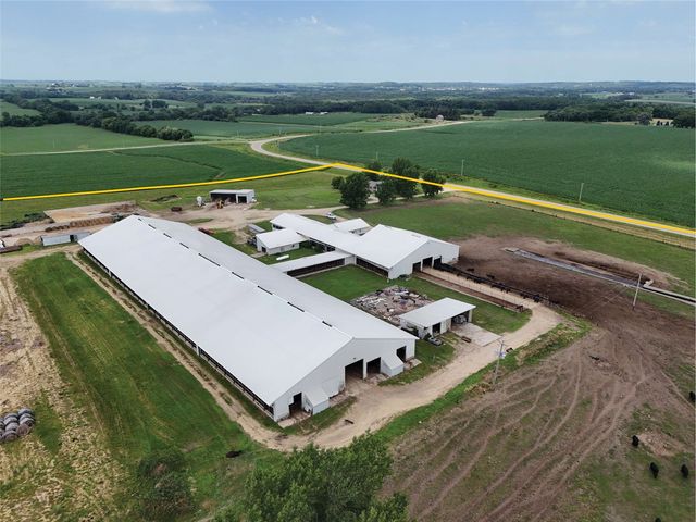 1350 Waubeek Road, Central City, IA 52214