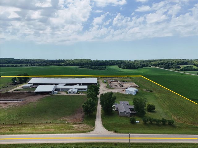 1350 Waubeek Road, Central City, IA 52214