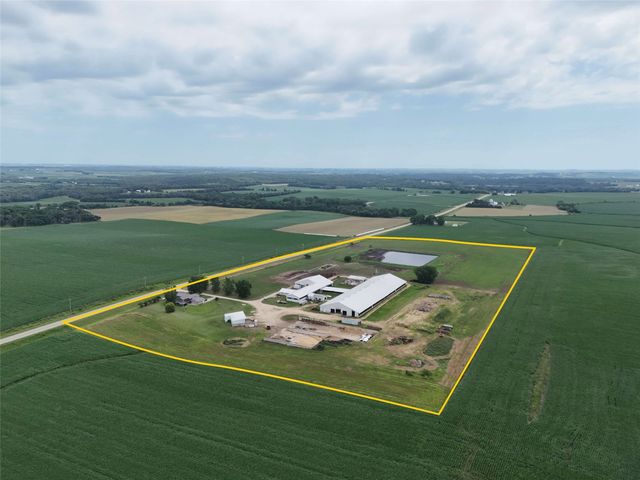 1350 Waubeek Road, Central City, IA 52214