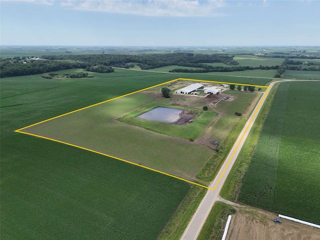 1350 Waubeek Road, Central City, IA 52214