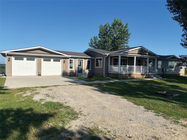 1350 Waubeek Road, Central City, IA 52214