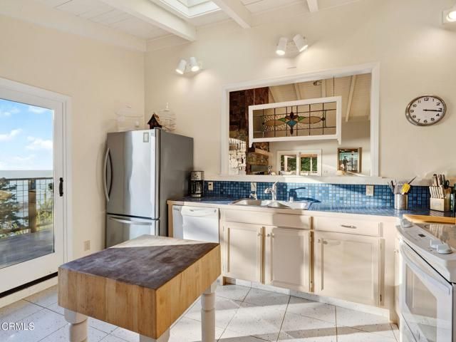 1101 Cameron Road, Elk, CA 95432