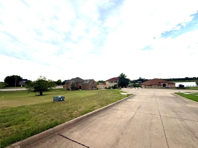 435 Breezeway Court, Cedar Hill, TX 75104