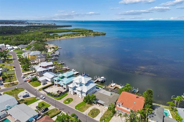 300 DRIFTWOOD DRIVE W, Palm Harbor, FL 34683