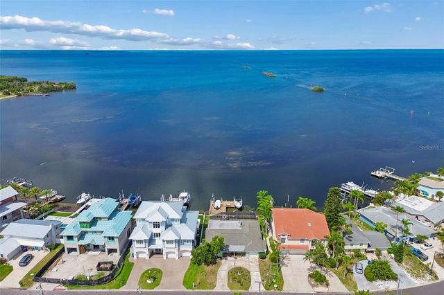 300 DRIFTWOOD DRIVE W, Palm Harbor, FL 34683