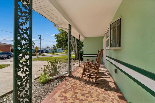 300 DRIFTWOOD DRIVE W, Palm Harbor, FL 34683