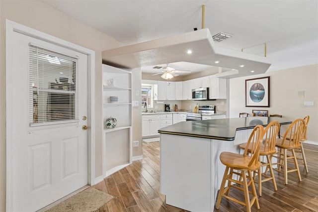 300 DRIFTWOOD DRIVE W, Palm Harbor, FL 34683