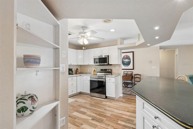 300 DRIFTWOOD DRIVE W, Palm Harbor, FL 34683