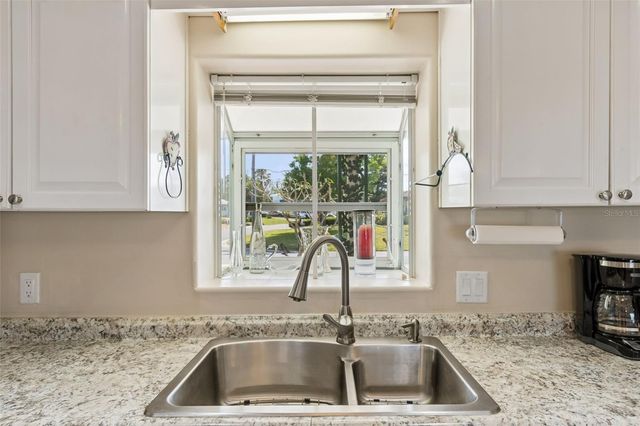 300 DRIFTWOOD DRIVE W, Palm Harbor, FL 34683