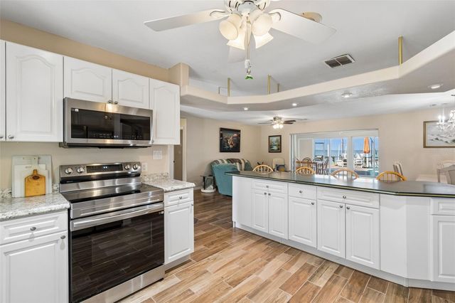 300 DRIFTWOOD DRIVE W, Palm Harbor, FL 34683