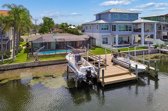 300 DRIFTWOOD DRIVE W, Palm Harbor, FL 34683