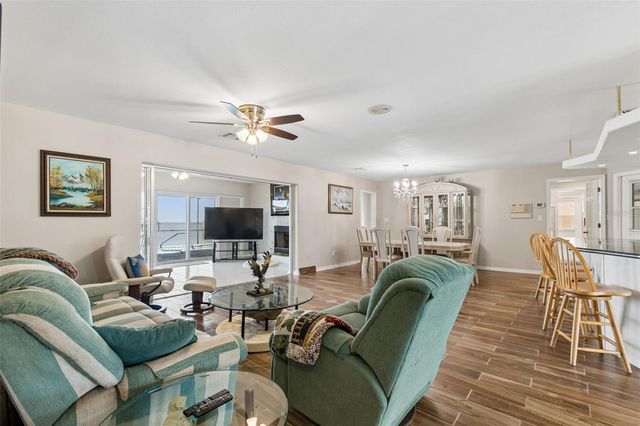 300 DRIFTWOOD DRIVE W, Palm Harbor, FL 34683