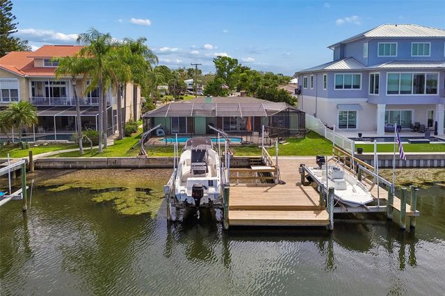 300 DRIFTWOOD DRIVE W, Palm Harbor, FL 34683