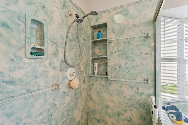300 DRIFTWOOD DRIVE W, Palm Harbor, FL 34683