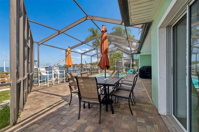 300 DRIFTWOOD DRIVE W, Palm Harbor, FL 34683