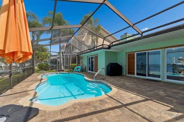 300 DRIFTWOOD DRIVE W, Palm Harbor, FL 34683