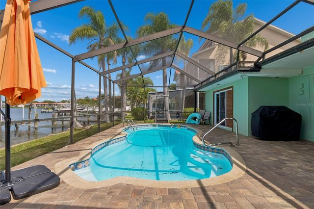 300 DRIFTWOOD DRIVE W, Palm Harbor, FL 34683