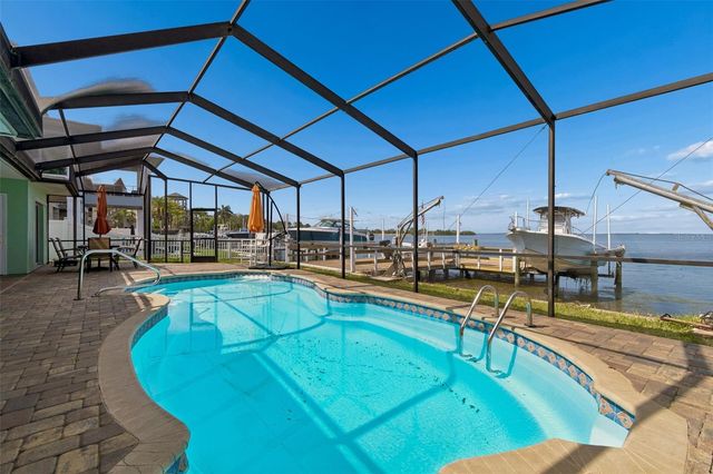 300 DRIFTWOOD DRIVE W, Palm Harbor, FL 34683