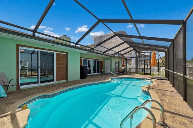 300 DRIFTWOOD DRIVE W, Palm Harbor, FL 34683