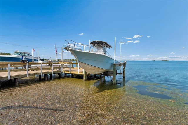 300 DRIFTWOOD DRIVE W, Palm Harbor, FL 34683