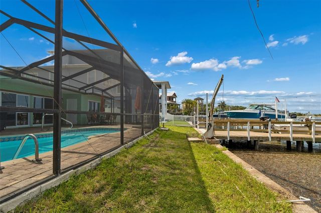 300 DRIFTWOOD DRIVE W, Palm Harbor, FL 34683