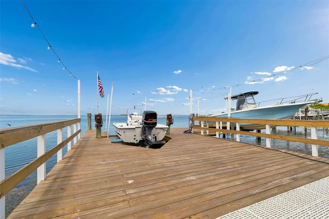 300 DRIFTWOOD DRIVE W, Palm Harbor, FL 34683