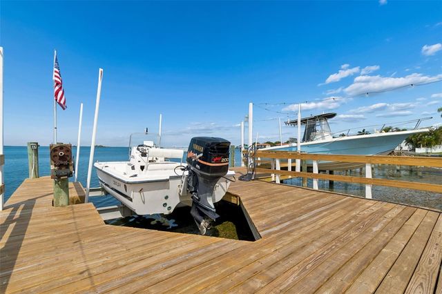 300 DRIFTWOOD DRIVE W, Palm Harbor, FL 34683