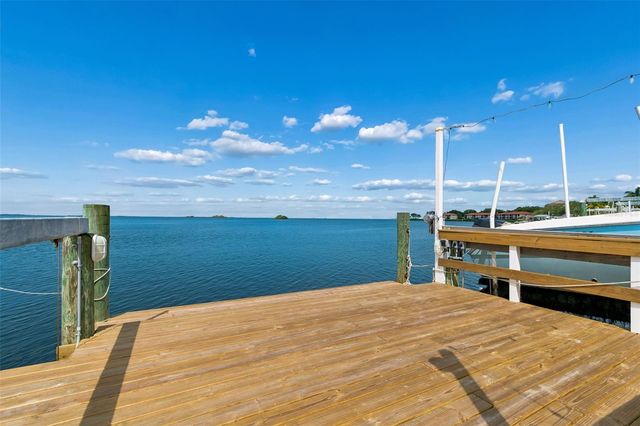 300 DRIFTWOOD DRIVE W, Palm Harbor, FL 34683