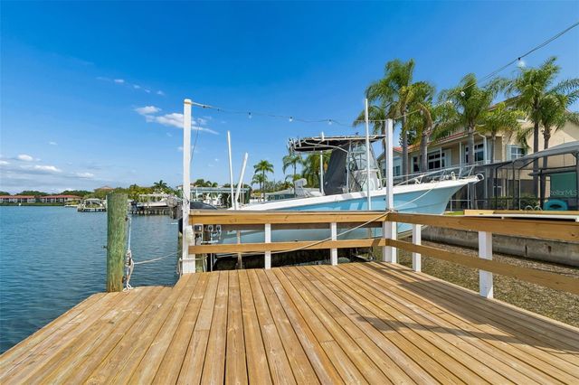 300 DRIFTWOOD DRIVE W, Palm Harbor, FL 34683