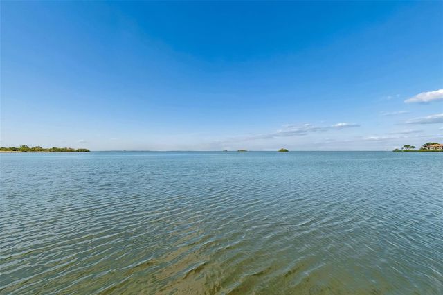 300 DRIFTWOOD DRIVE W, Palm Harbor, FL 34683