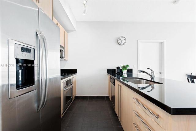 79 SW 12th St 2503-S, Miami, FL 33130