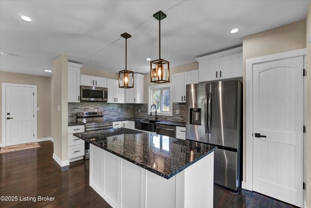 4610 Glenarm Rd, Crestwood, KY 40014