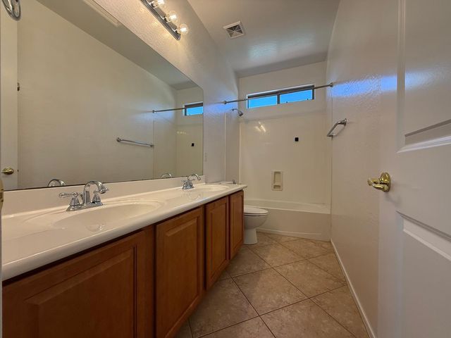 906 W Glenmere Drive, Chandler, AZ 85225