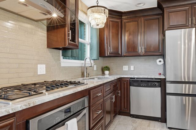 6016 Clifton Dr, Columbia, TN 38401
