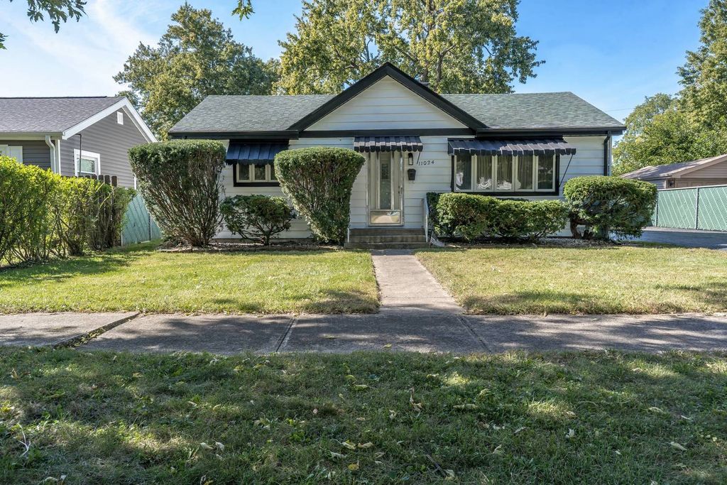 11024 Oxford Avenue, Chicago Ridge, IL 60415 — exterior
