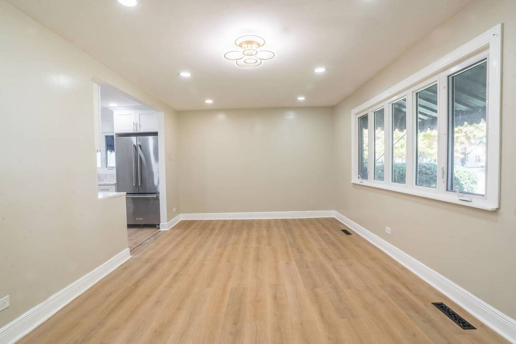 11024 Oxford Avenue, Chicago Ridge, IL 60415 — photo 3