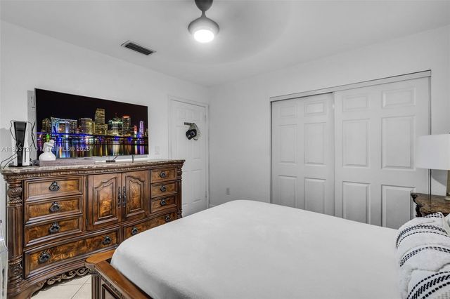 3155 W 68th Pl, Hialeah, FL 33018